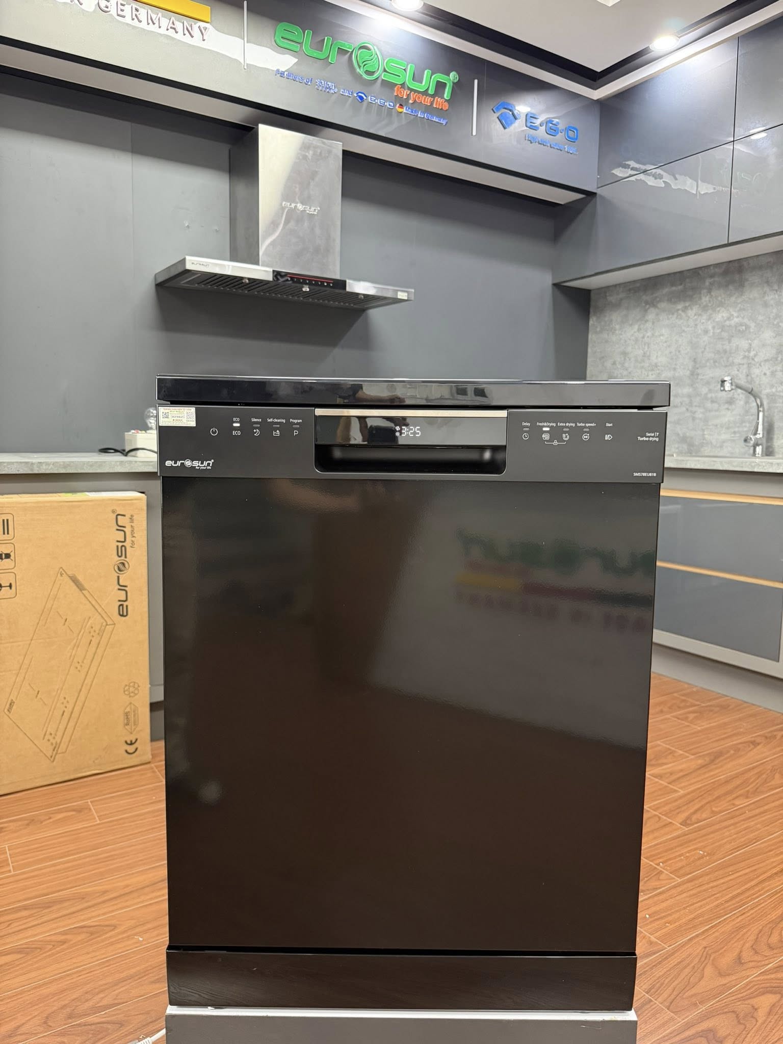 Máy rửa bát Eurosun SMS78EU81B-1